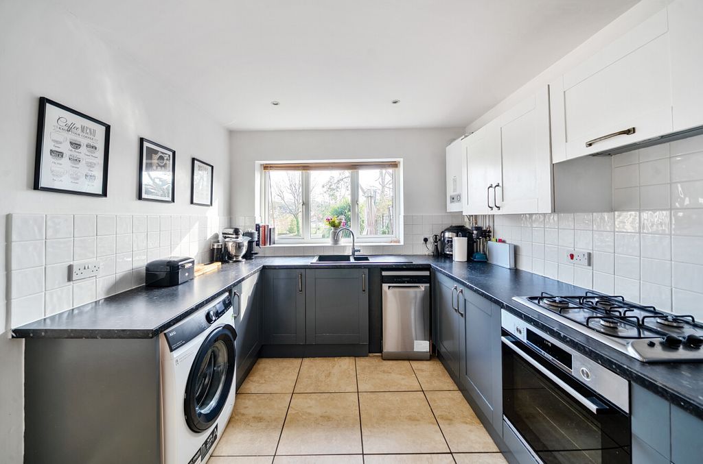 Property photo 3 of 14 1249000 (5).Jpg