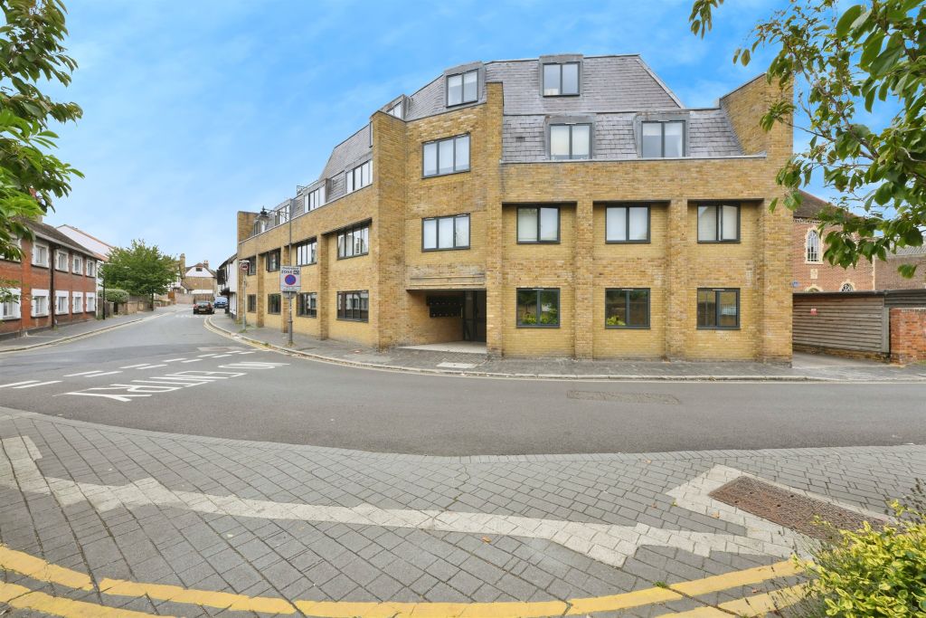 Property photo 1 of 16