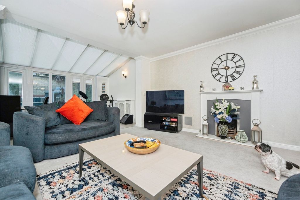 Property photo 2 of 25