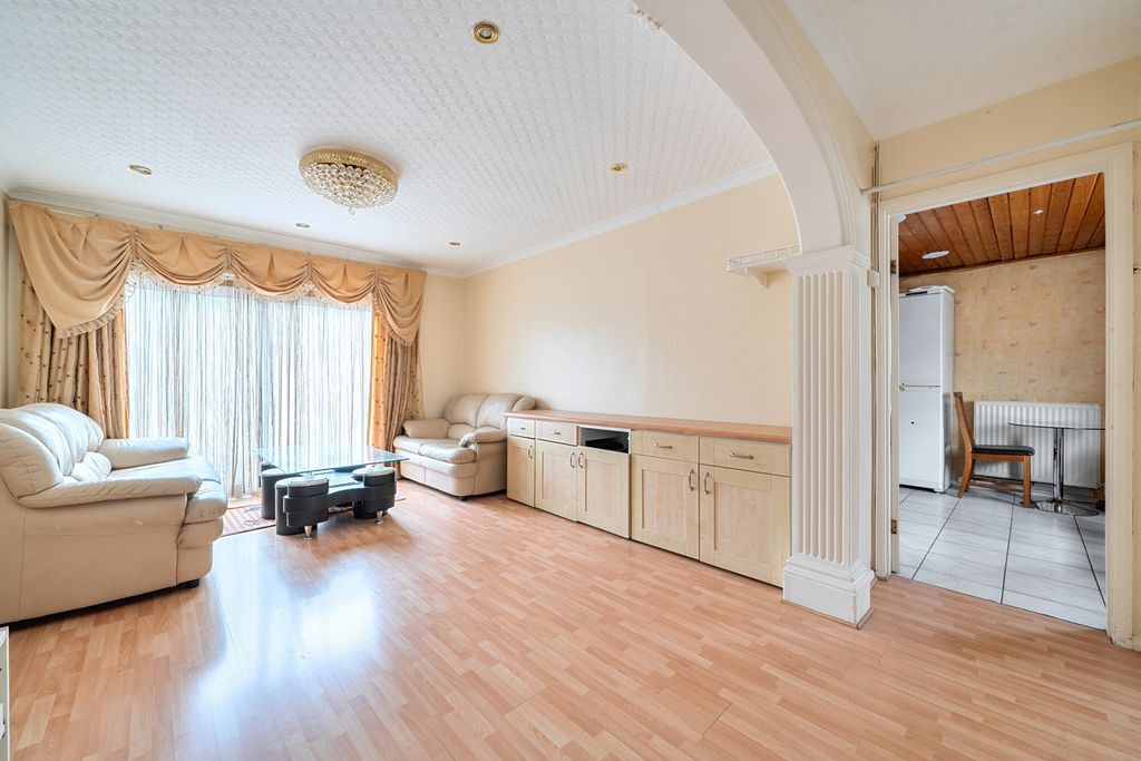 Property photo 2 of 21 1494927-9-6A62564...