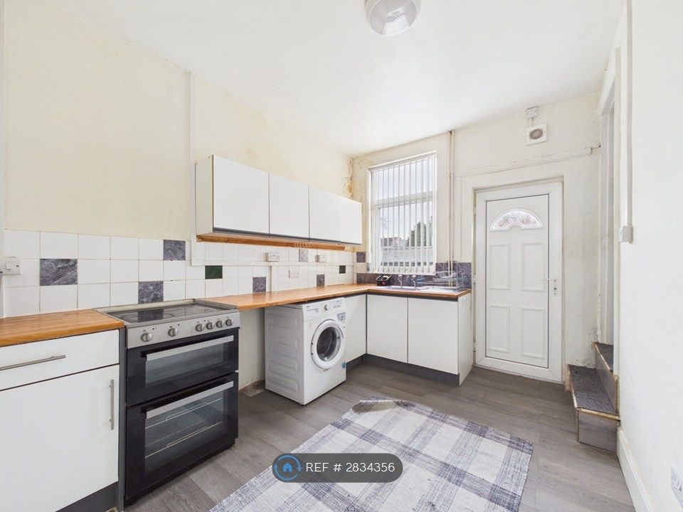 Property photo 3 of 5 Kitchen