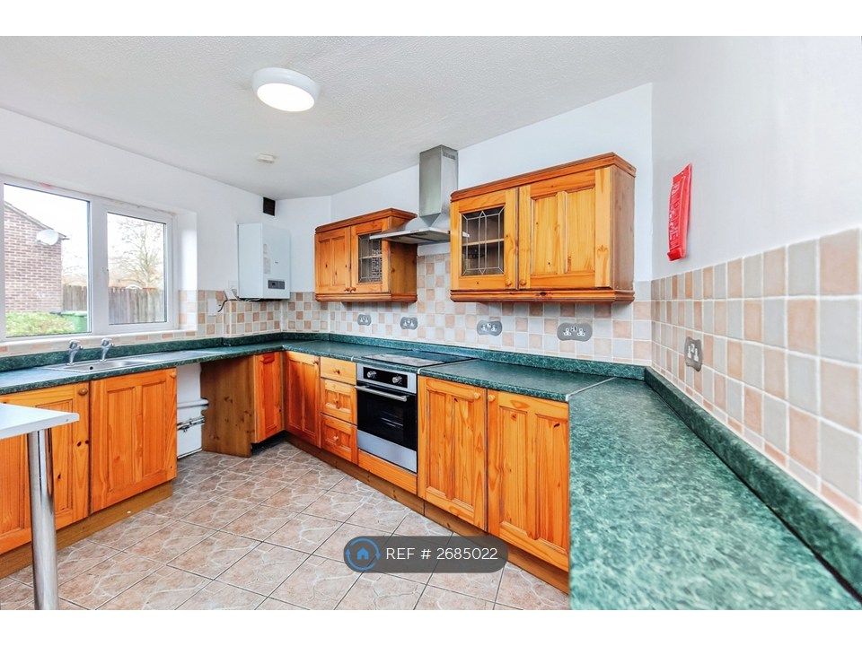 Property photo 3 of 17 Kitchen