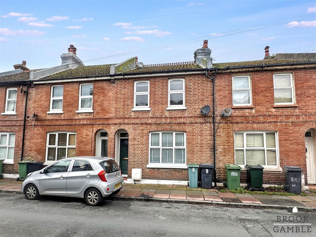 Property photo 2 of 20 01323 438506