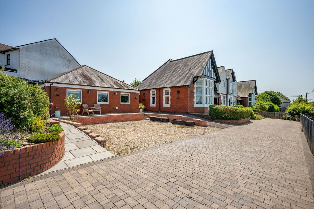 Property photo 3 of 68