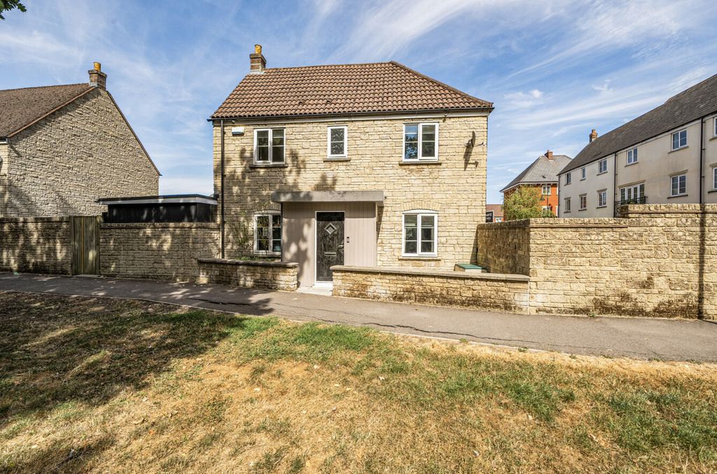Property photo 1 of 18 14944524