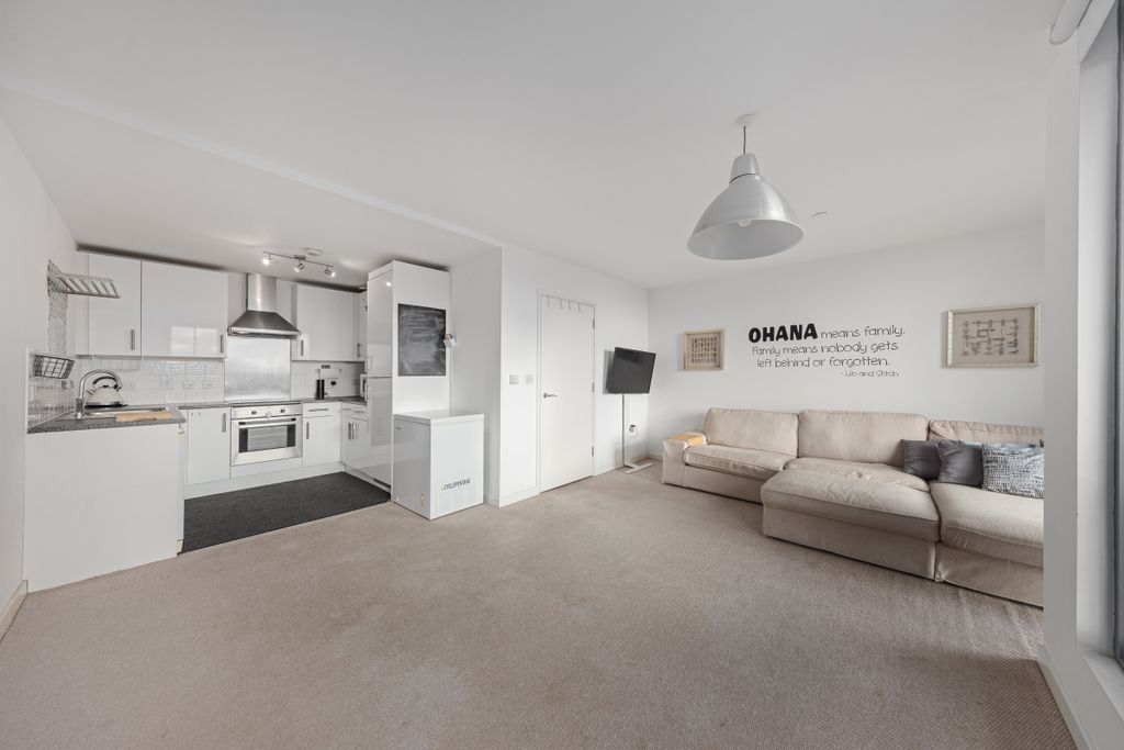 Property photo 3 of 17 094A1141