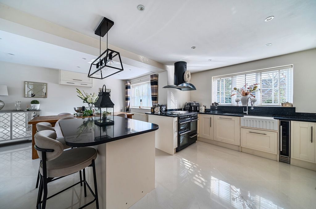 Property photo 2 of 21 1409075-11-69A86d...