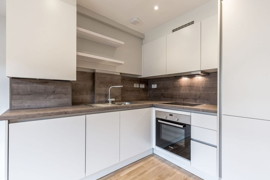 Property photo 1 of 8 Kitchen