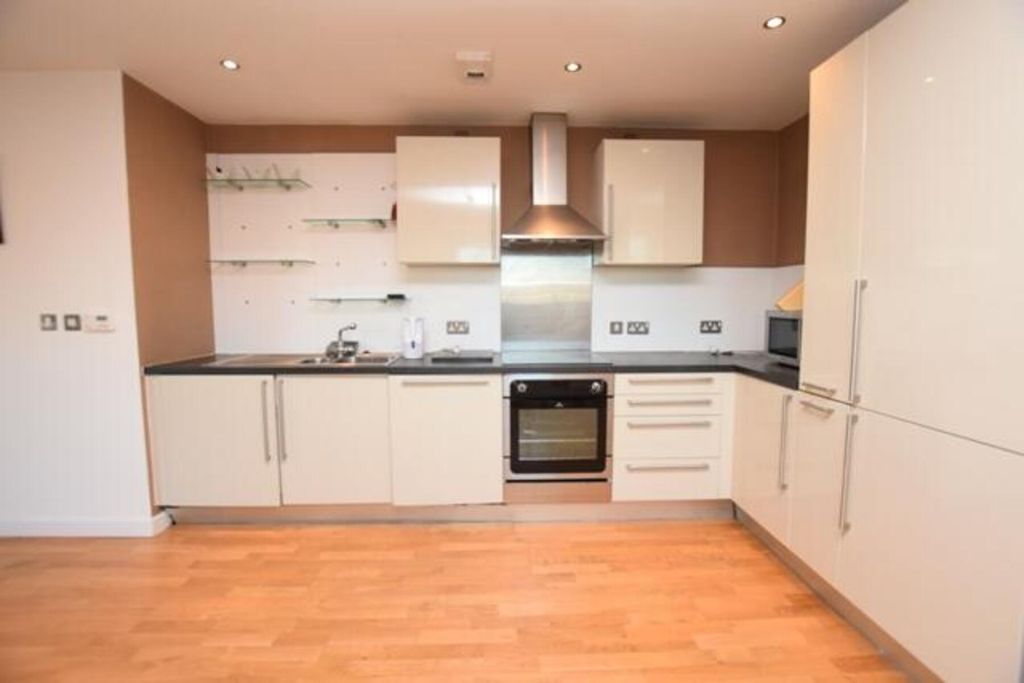 Property photo 3 of 7 Barley House - Kitchen