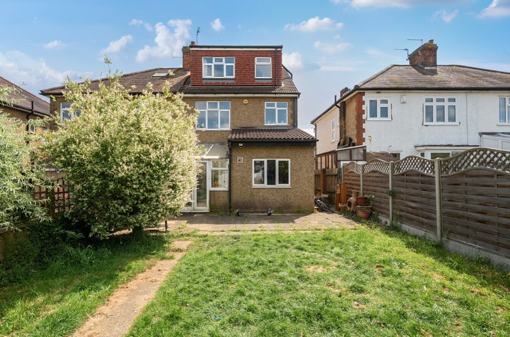 Property photo 2 of 12 2-681cc09035801-1289296-Arw-2-1