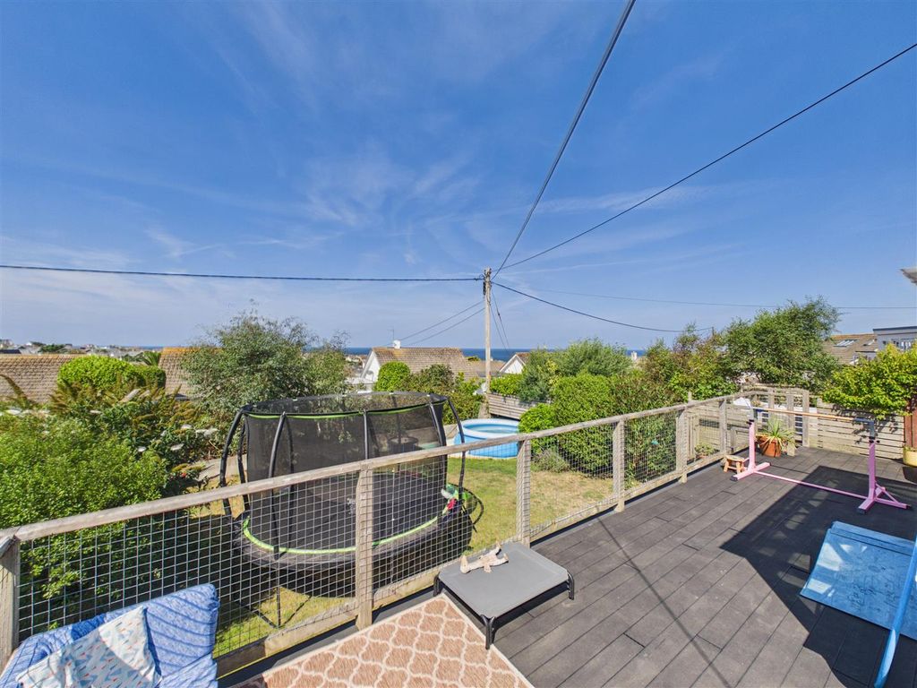 Property photo 3 of 31 Sun Deck