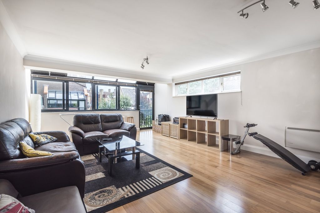 Property photo 1 of 8 611093 (2)