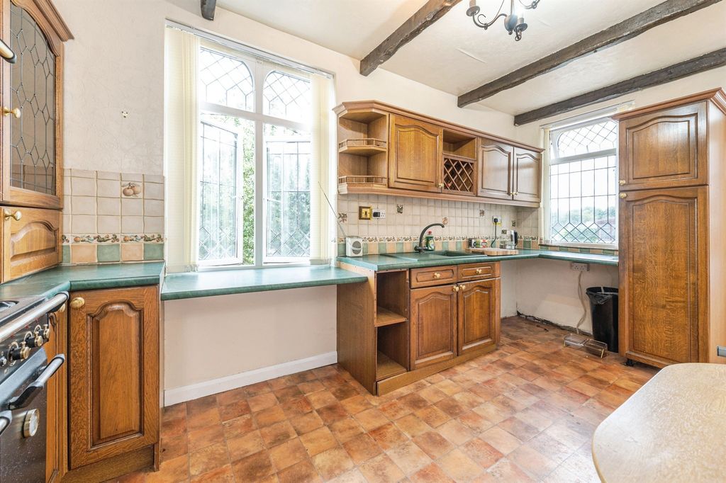Property photo 3 of 18