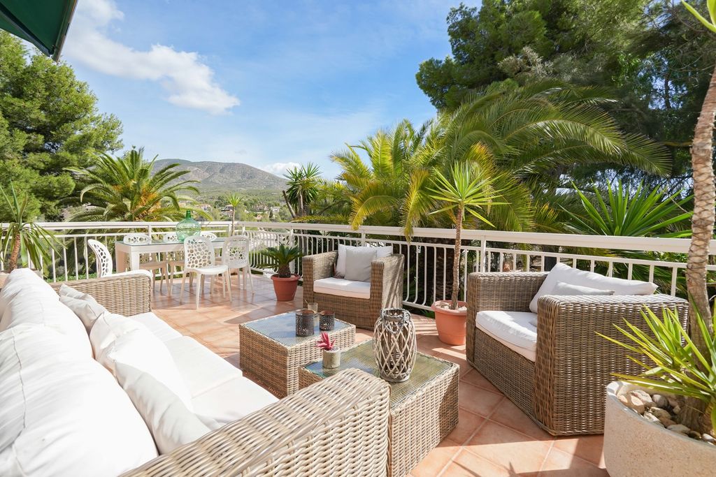 Property photo 3 of 33