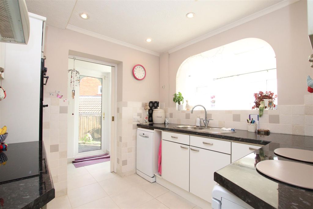 Property photo 3 of 14 Kitchen.Jpg