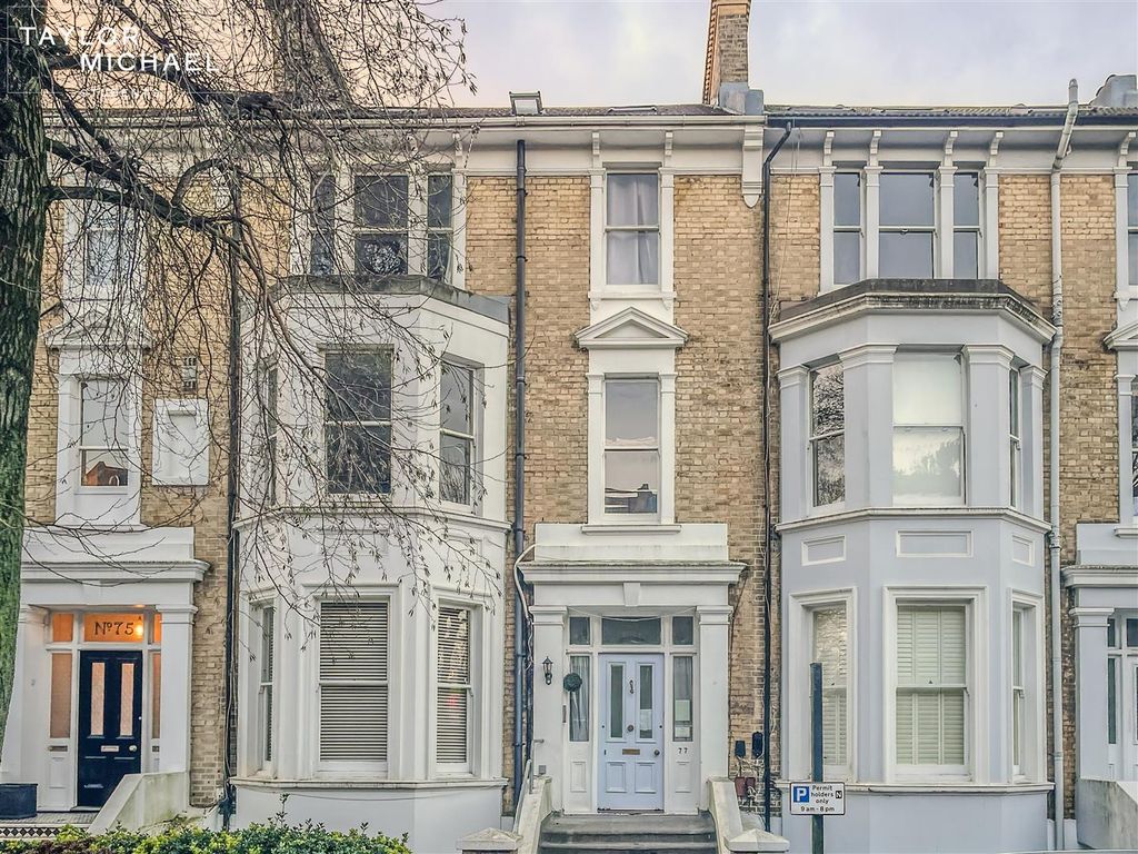 Property photo 1 of 25 External