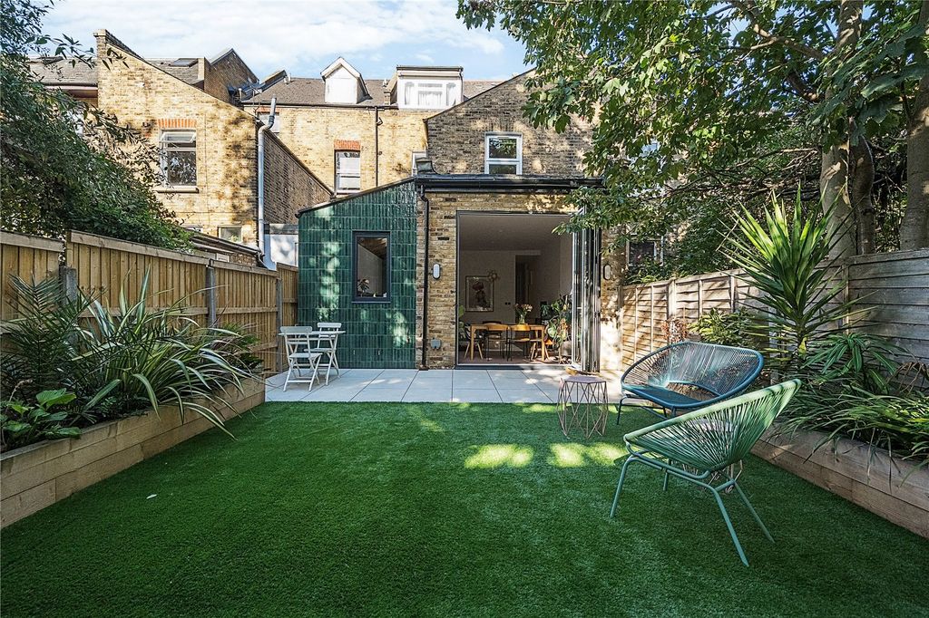 Property photo 1 of 18 Picture No. 04