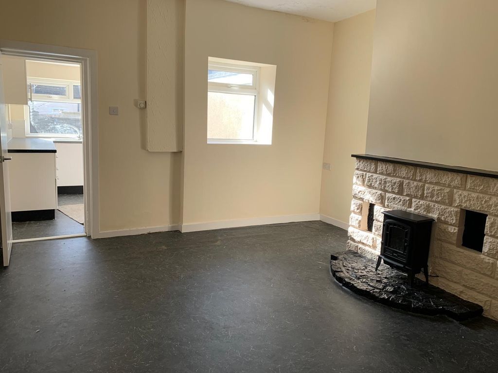 Property photo 3 of 8 Photo 3