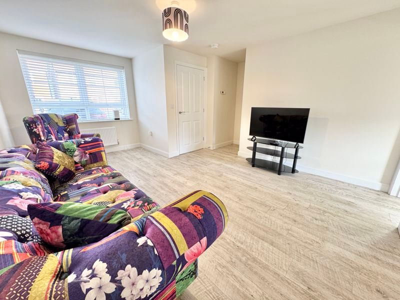 Property photo 2 of 12 Lounge