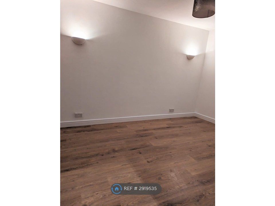 Property photo 2 of 7 Lounge