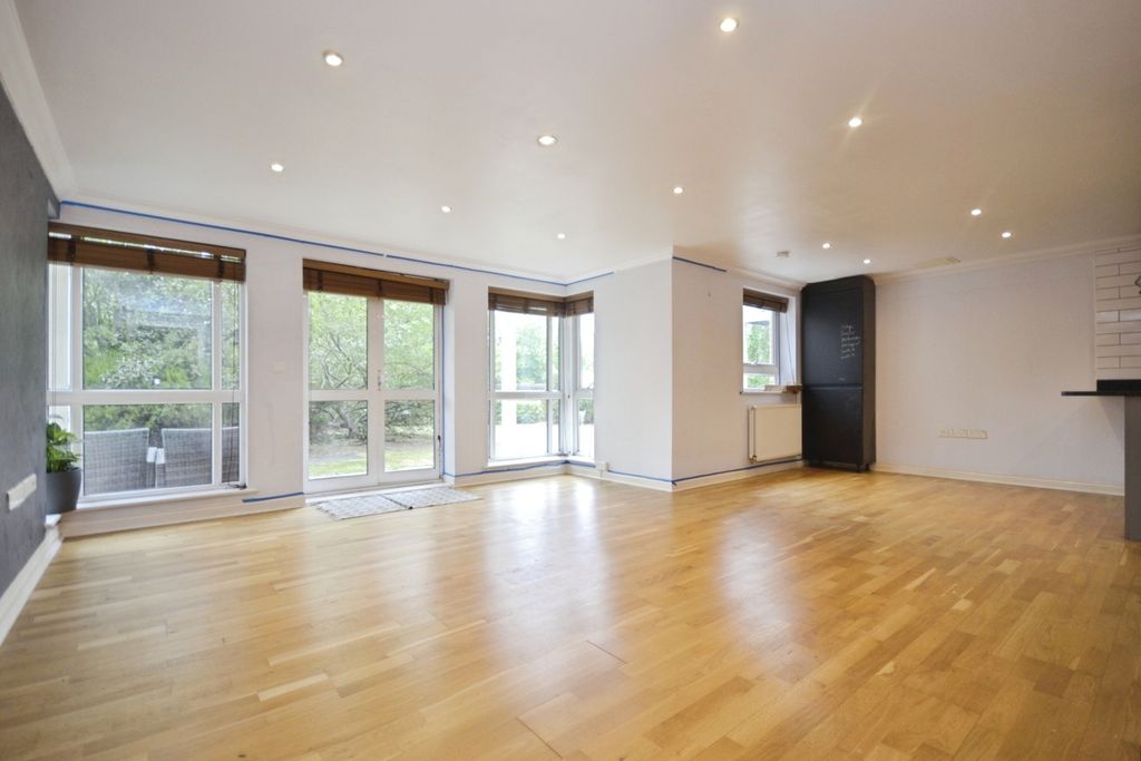 Property photo 1 of 14 lV