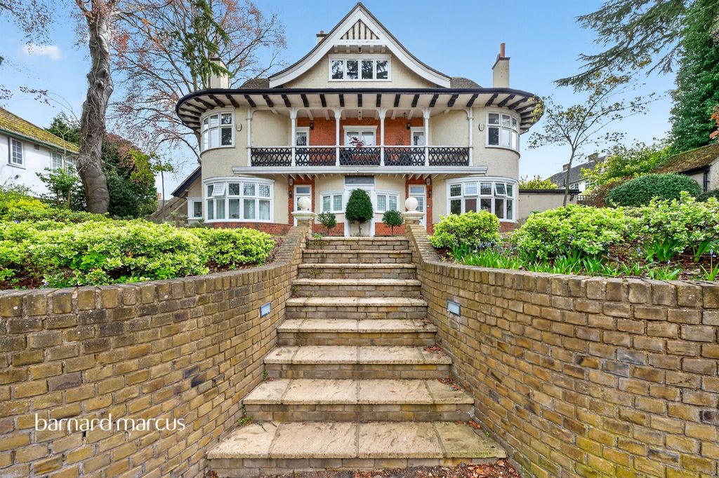 Property photo 1 of 24