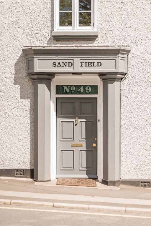 Property photo 2 of 47