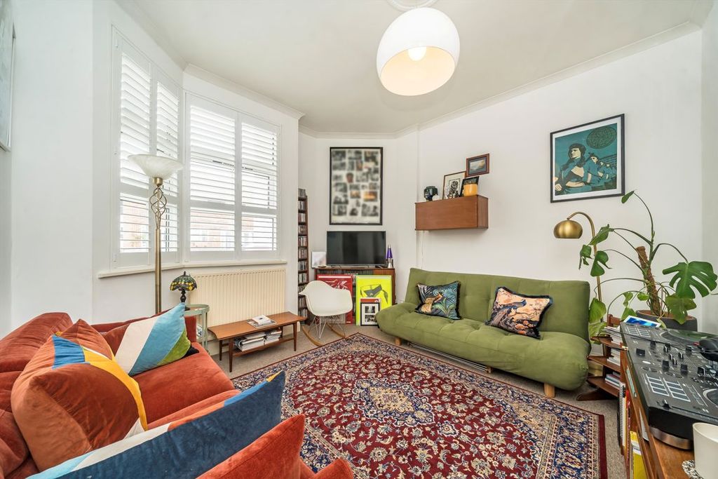 Property photo 2 of 8