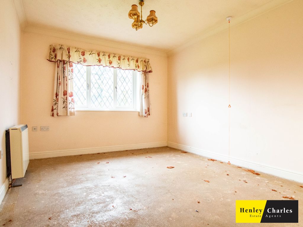 Property photo 3 of 11