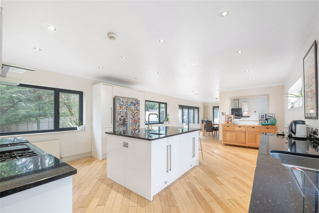 Property photo 3 of 14 Picture No. 12