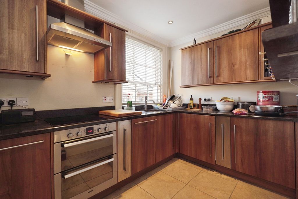 Property photo 2 of 7 Kitchen