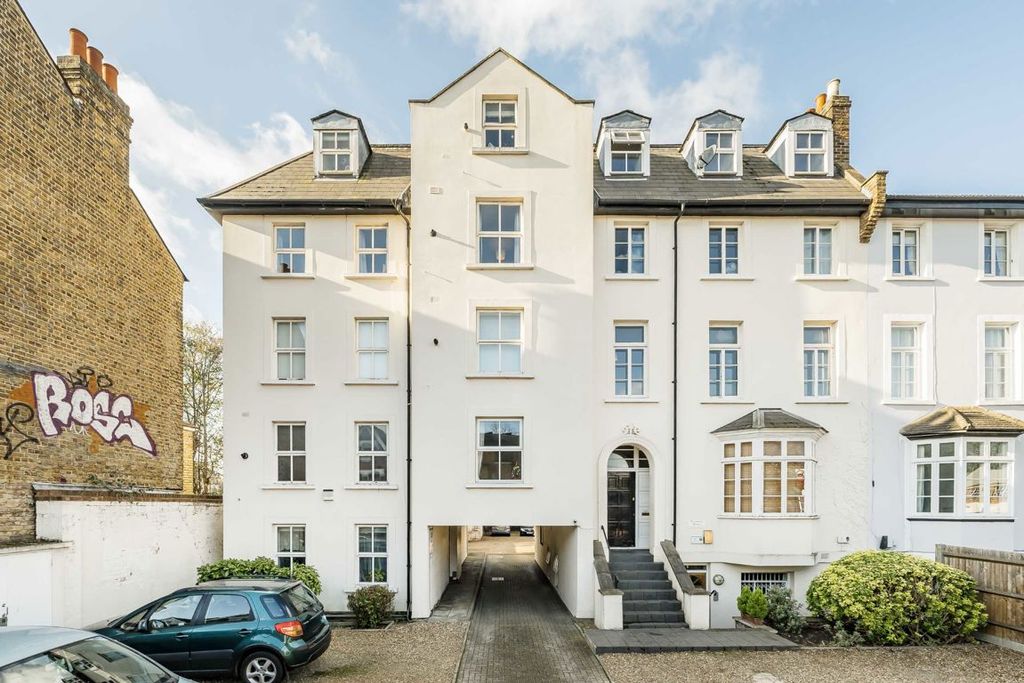 Property photo 1 of 5