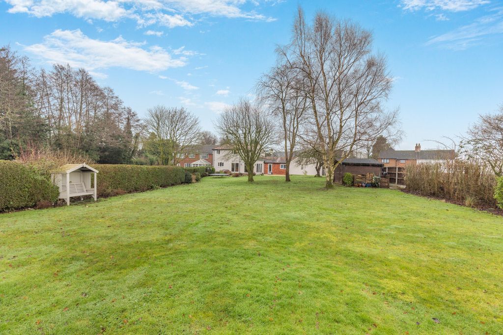 Property photo 1 of 28