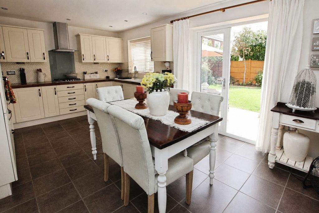 Property photo 2 of 21 5280163