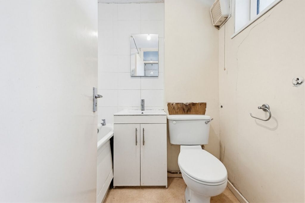 Property photo 3 of 12 Picture No. 02