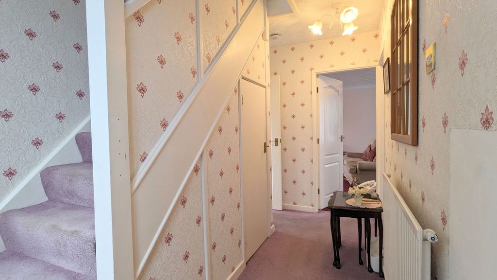 Property photo 3 of 31