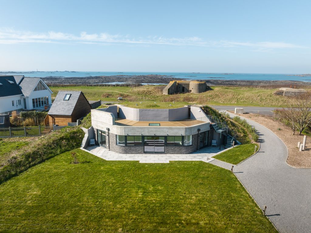 Property photo 1 of 20