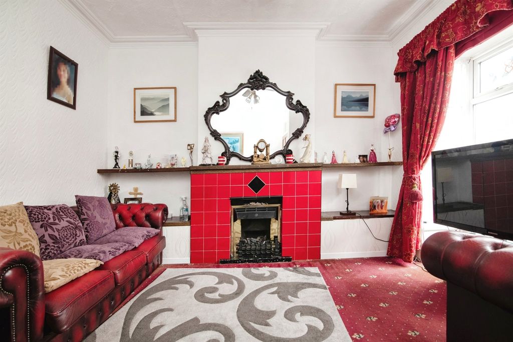 Property photo 2 of 17
