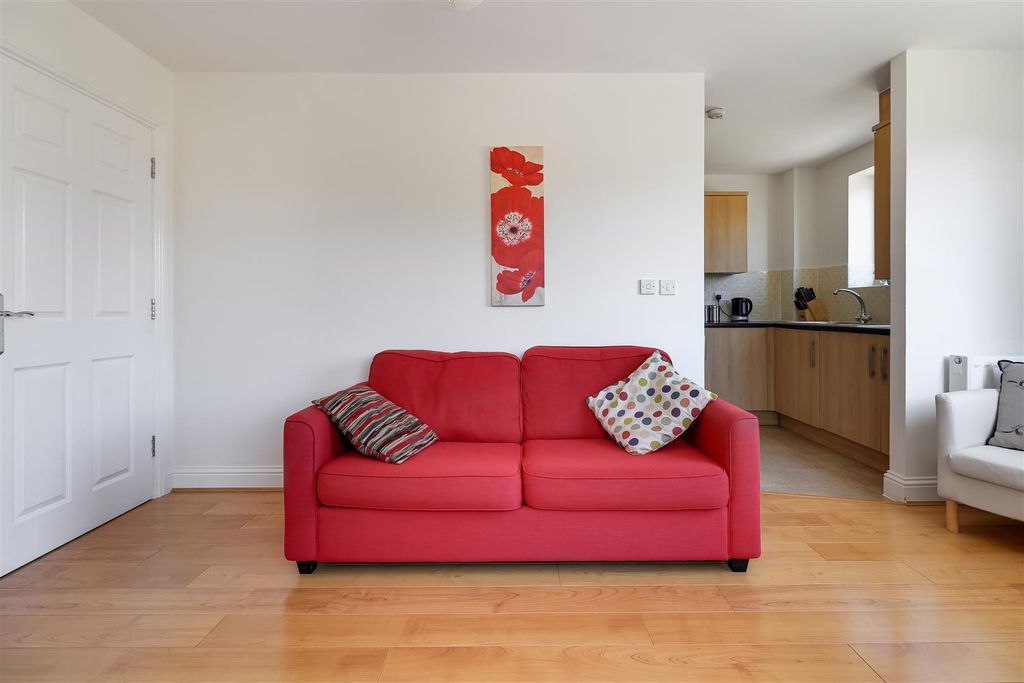 Property photo 3 of 14 Img (2).Jpg