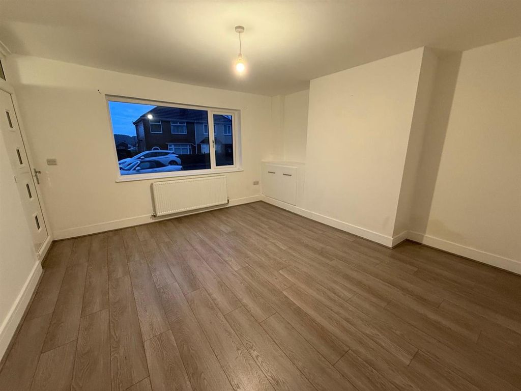 Property photo 3 of 14 Front Room Fair.Jpeg