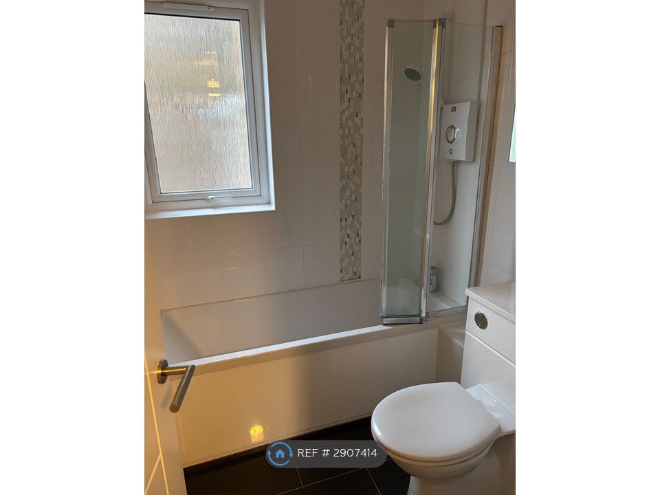 Property photo 2 of 13 Bathroom