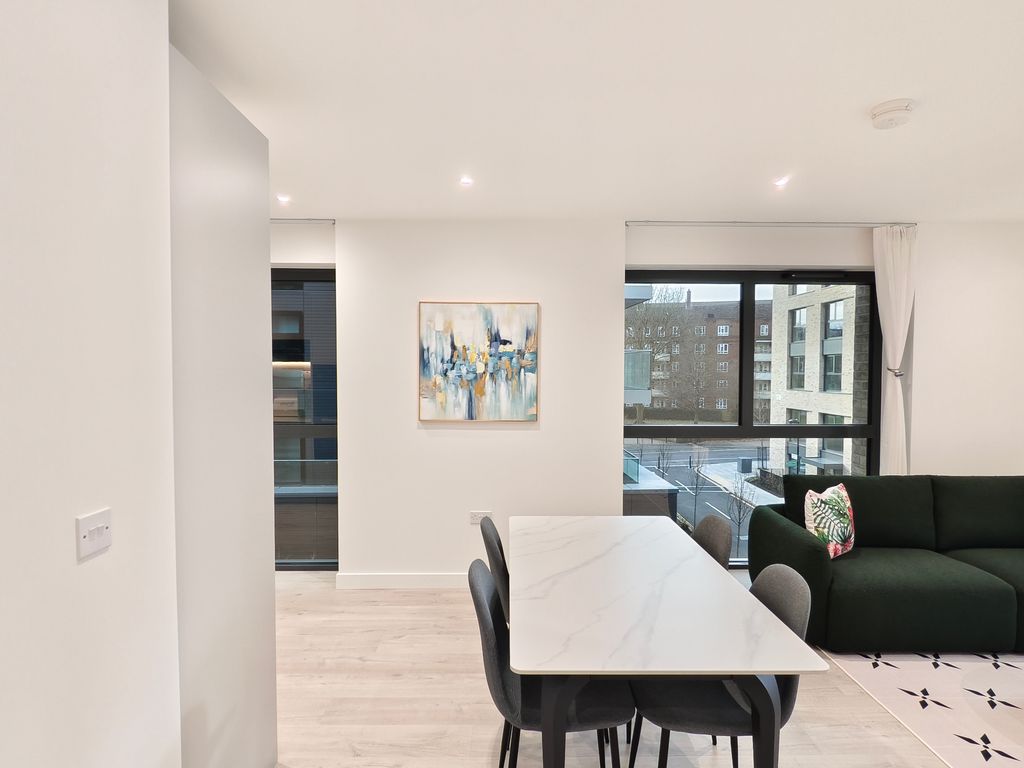 Property photo 3 of 27