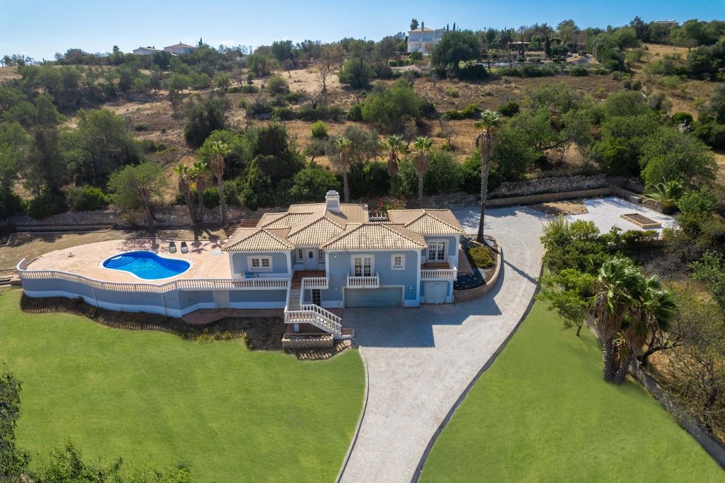 Property photo 2 of 26