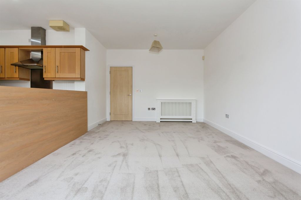 Property photo 3 of 17 Image