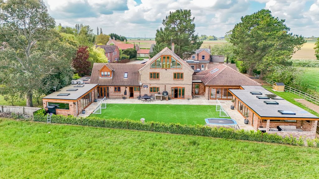 Property photo 2 of 51 5144915