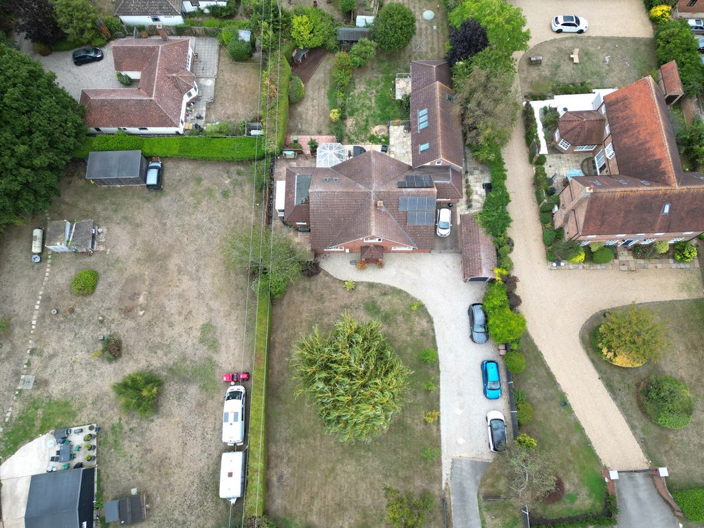 Property photo 3 of 39