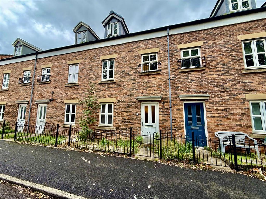 Property photo 1 of 15 External