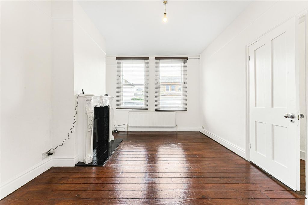 Property photo 2 of 21 2