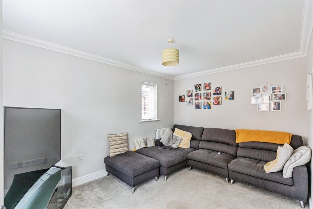 Property photo 2 of 16