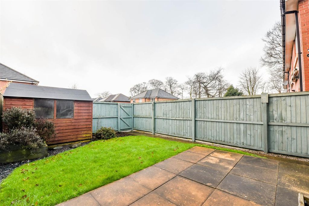 Property photo 2 of 19 Garden